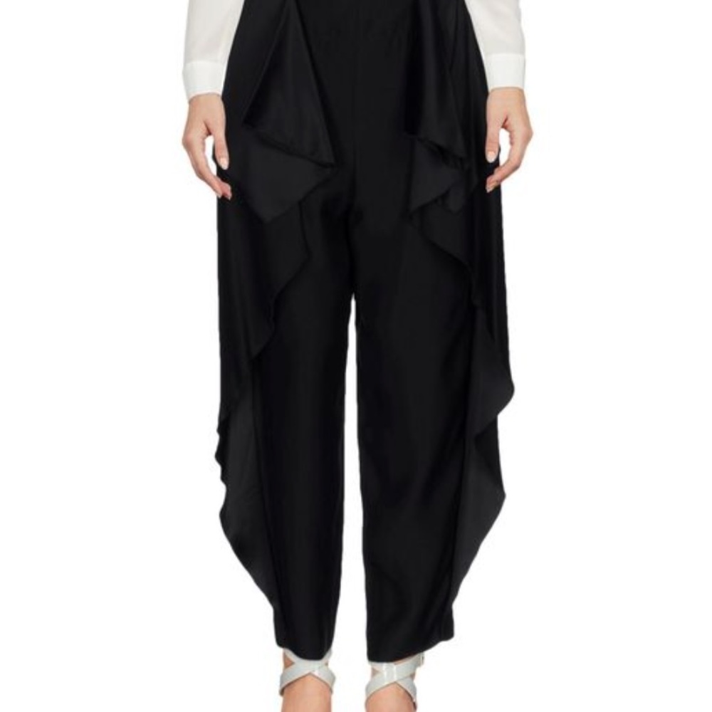 Like New black Stella McCartney ruffle pants. Size small